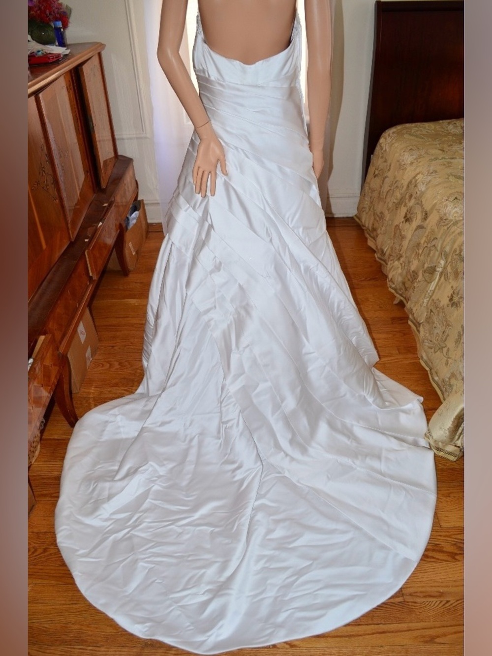 Eden Bridals Ivory Strapless Wedding Gown Size 10 Beaded Sweetheart Neckline - Picture 4 of 16
